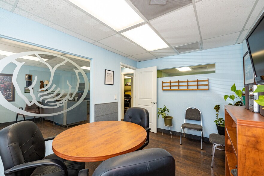 More Photos Of 116 S 1st St, Williams Office For Sale