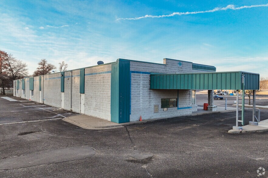 More Photos Of 3122-3166 NW Viking Blvd, Cedar General Retail For Sale