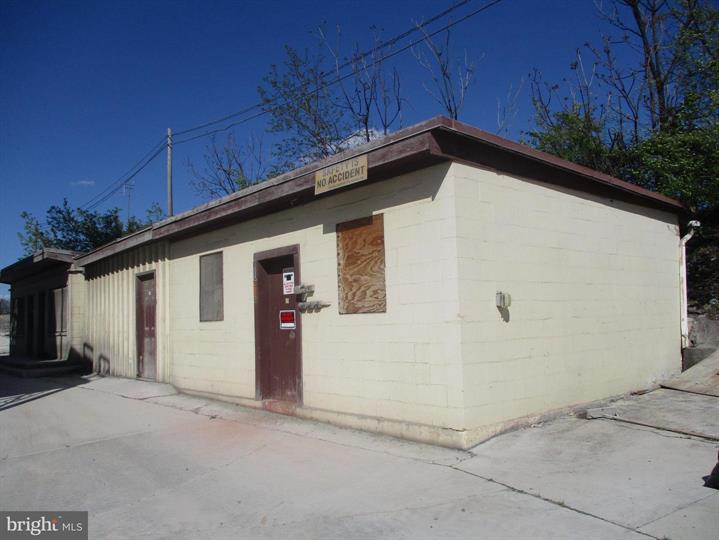 More Photos Of 410 N Burhans Blvd, Hagerstown Contractor Storage Yard For Sale
