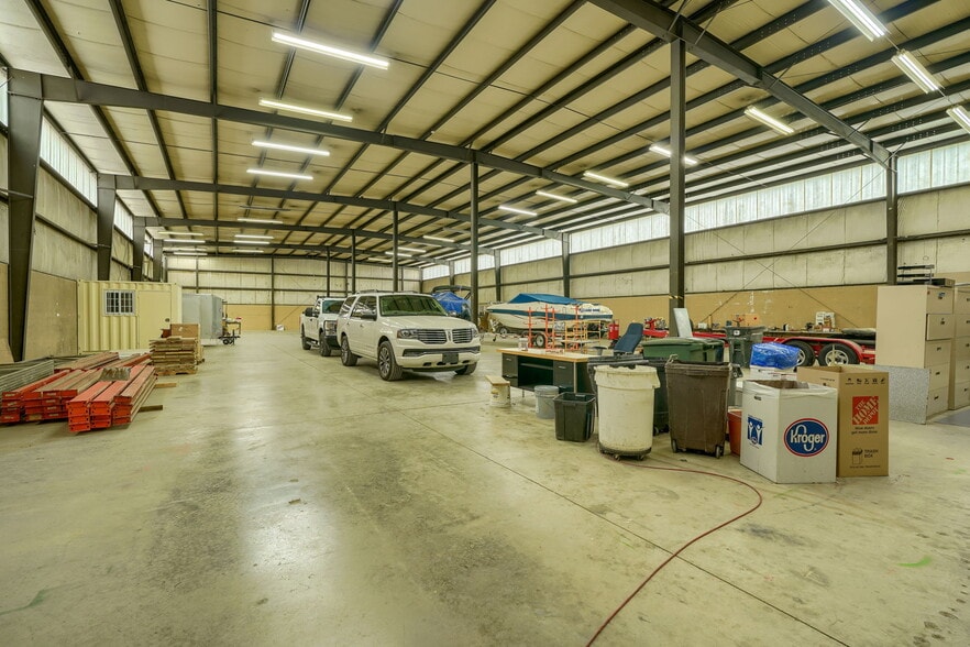 More Photos Of 7670 S Fishel Dr, Dublin Warehouse For Sale