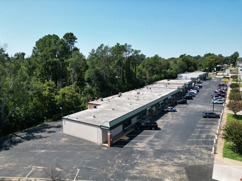 More Photos Of 2400-2500 Fifth St, Tyler Unknown For Lease