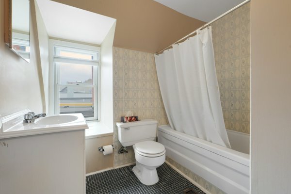 More Photos Of 113 Murray St, Ottawa Office For Sale
