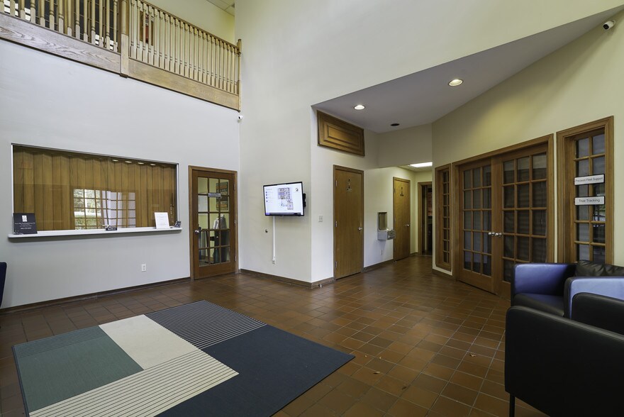 More Photos Of 1734 Kingsley Ave, Orange Park Office For Lease