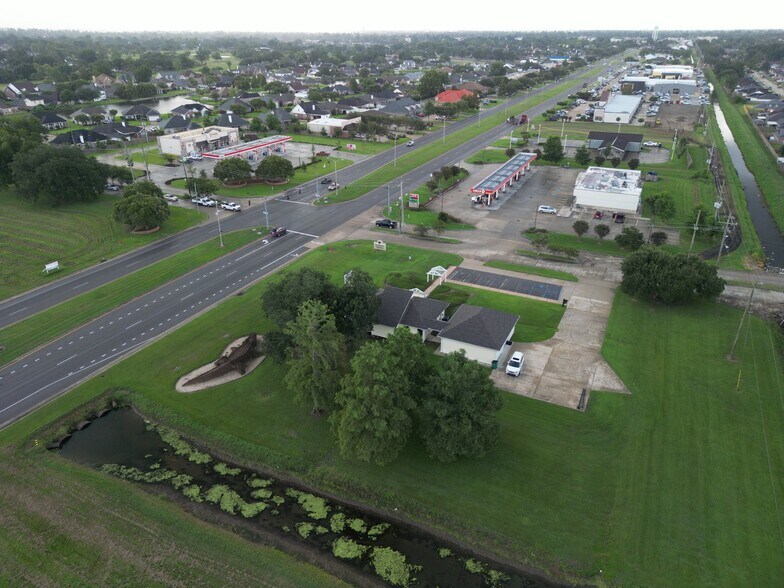More Photos Of 669 Belle Terre Blvd, La Place Office For Sale