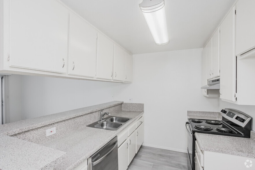 More Photos Of 3415 Linden Ave, Long Beach Apartments For Sale