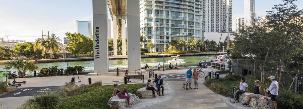 More Photos Of 115 SW 8th St, Miami Restaurant For Sale