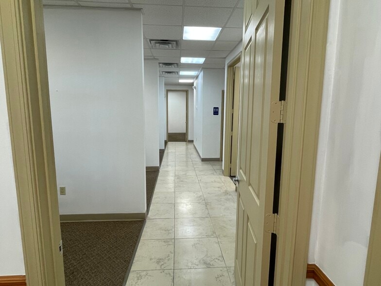 More Photos Of 5501 N University Dr, Coral Springs Office For Sale