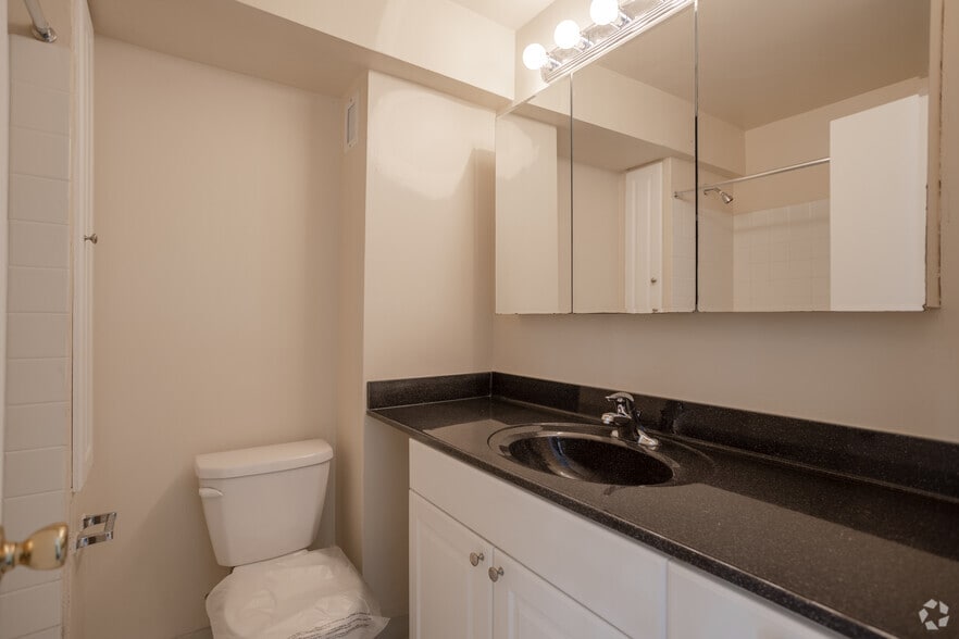 More Photos Of 5105 N Park Dr, Pennsauken Apartments For Lease