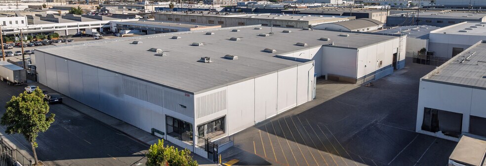 More Photos Of 2100 E 49th St, Vernon Warehouse For Lease
