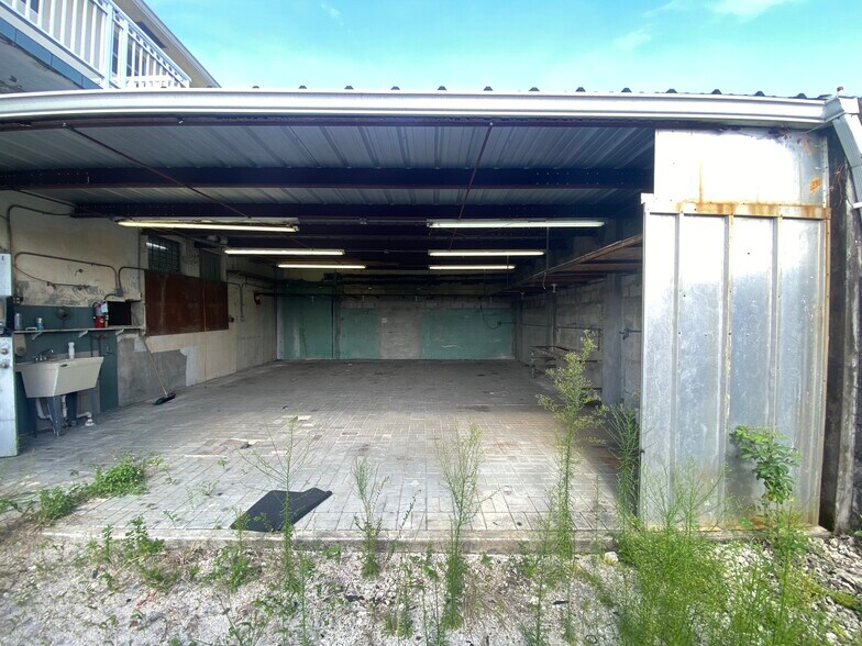 More Photos Of 2126 Collins Ct, Hollywood Refrigeration Cold Storage For Lease