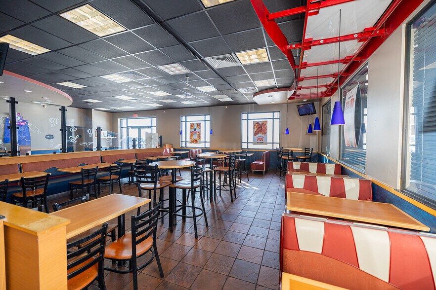 More Photos Of 2613 Candlewood Dr, Emporia Fast Food For Lease