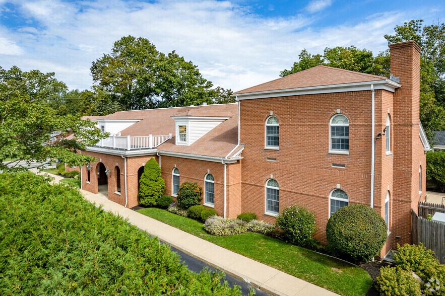 More Photos Of 138 Main St, South Kingstown Medical For Lease