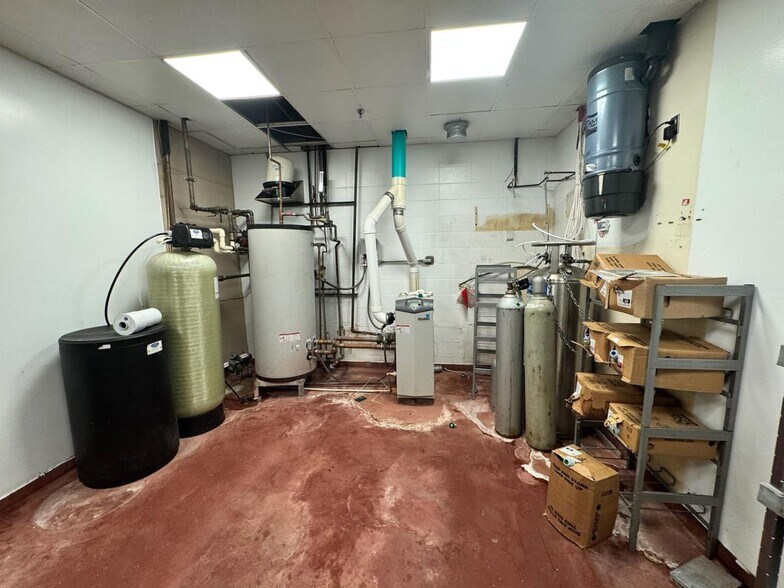 More Photos Of 1181 Stone Dr, Harrison Restaurant For Sale