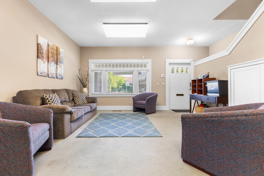 More Photos Of 700 College Ave, Santa Rosa Office For Sale