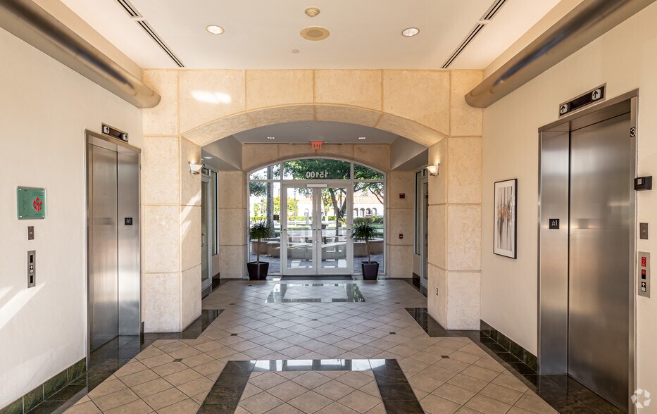 More Photos Of 15100 NW 67th Ave, Miami Lakes Office For Lease