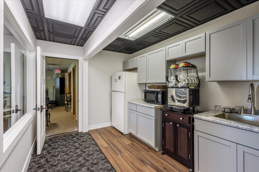 More Photos Of 300 Main St, Hallam Office For Sale