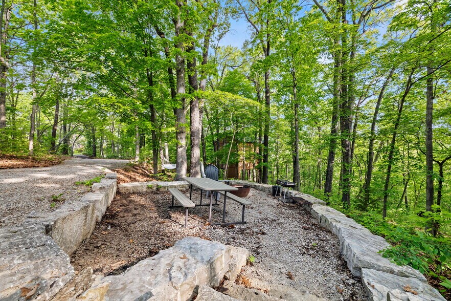 More Photos Of 22468 State Highway 112, Cassville Specialty For Sale