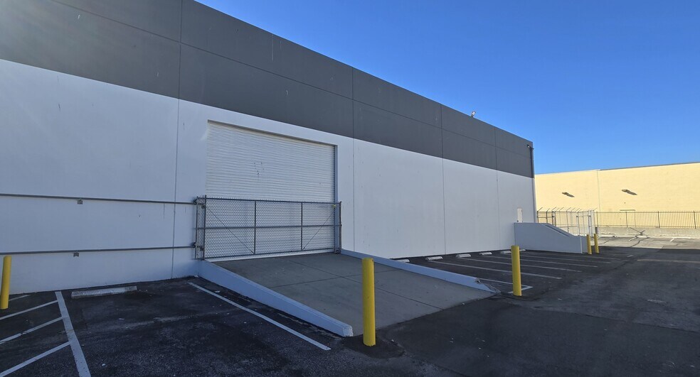 More Photos Of 4926-4928 Rosecrans Ave, Hawthorne Warehouse For Lease