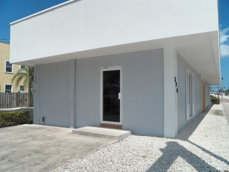 More Photos Of 320 S Federal Hwy, Stuart Freestanding For Lease