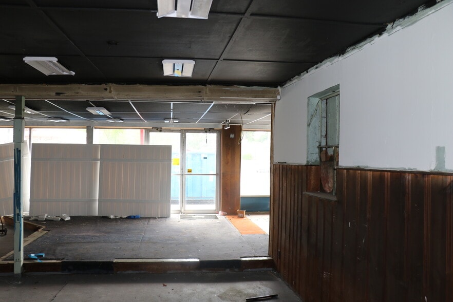 More Photos Of 700 N Hanover St, Carlisle Freestanding For Sale