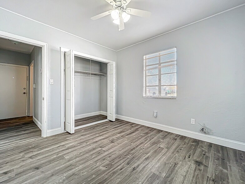 More Photos Of 1976 W Fairbanks Ave, Winter Park General Retail For Sale