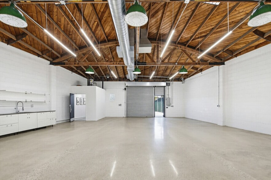 More Photos Of 6819 West Blvd, Inglewood Warehouse For Lease