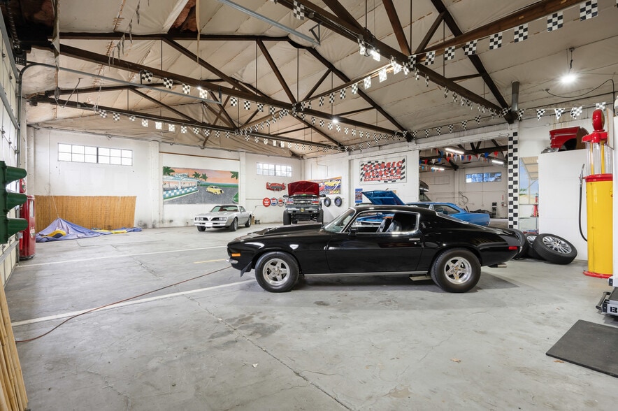More Photos Of 3521 Franklin Blvd, Eugene Auto Dealership For Sale