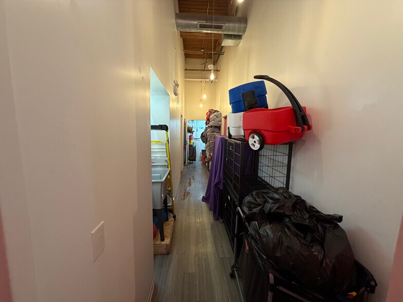 More Photos Of 819-823 W Eastman St, Chicago Freestanding For Lease