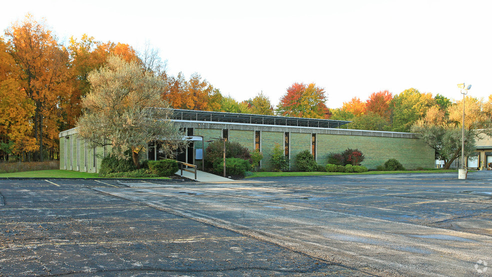 Primary Photo Of 7510 E Pleasant Valley Rd, Independence Telecom Hotel Data Hosting For Lease