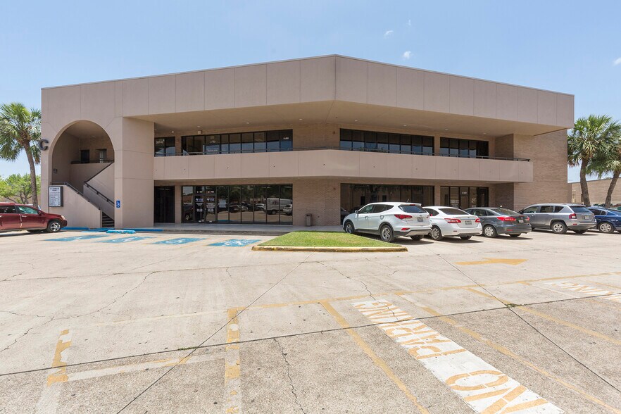 More Photos Of 110 E Savannah Ave, McAllen Medical For Sale