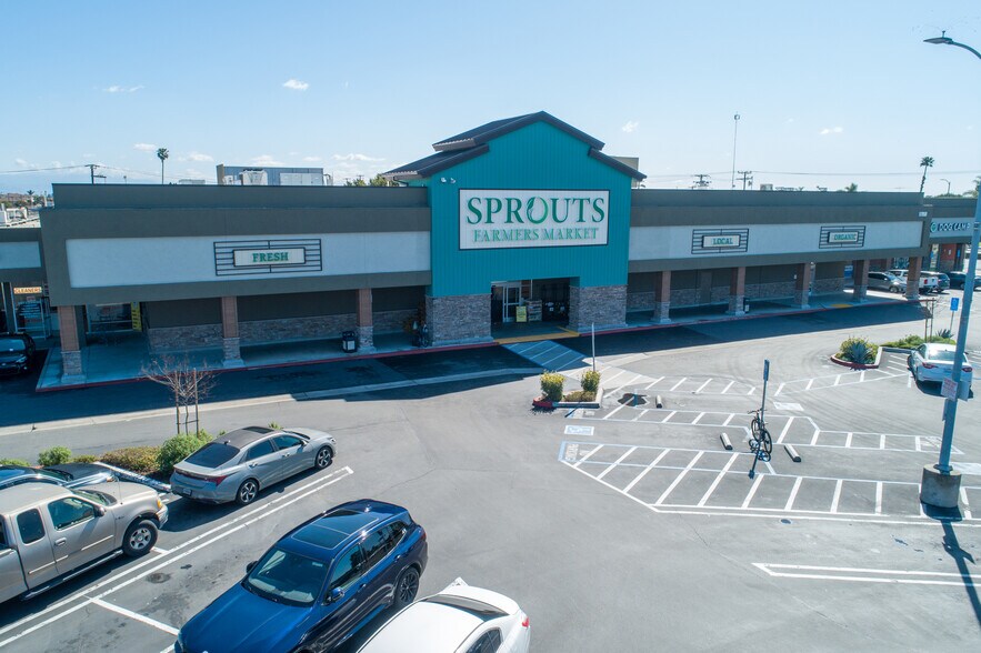 More Photos Of 17900-17970 Magnolia St, Fountain Valley Unknown For Lease