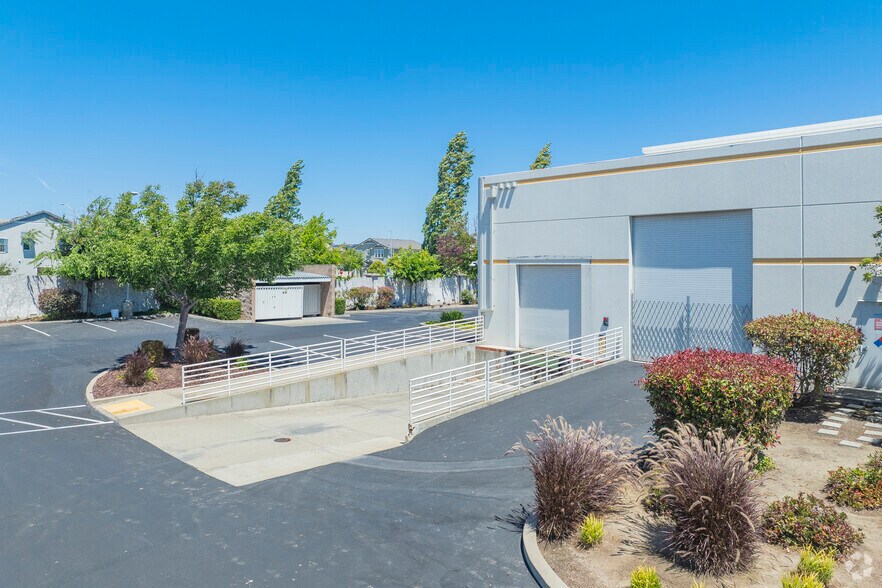 More Photos Of 39611 Eureka Dr, Fremont Unknown For Lease