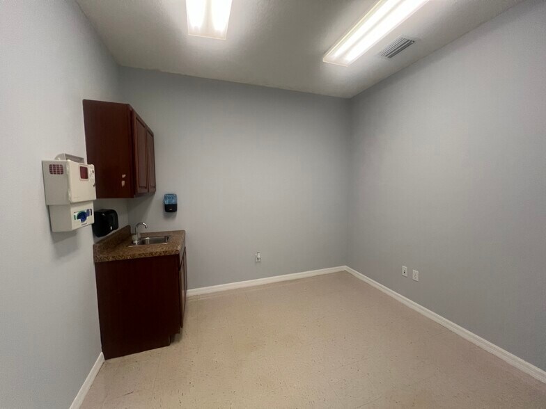 More Photos Of 3743 Maryweather Ln, Wesley Chapel Medical For Sale