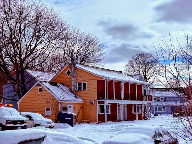 More Photos Of 6 Church St, Nassau Apartments For Sale