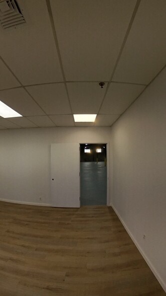 More Photos Of 40-48 Drexel Dr, Bay Shore Warehouse For Lease