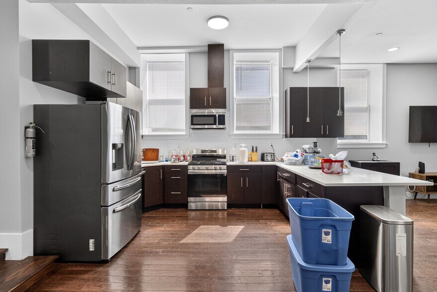More Photos Of 83 Beaver St, Albany Apartments For Sale