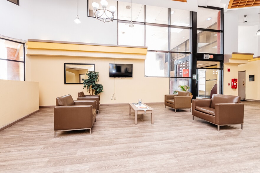 More Photos Of 2690 Riverside Dr, Macon-Bibb Hotel For Sale