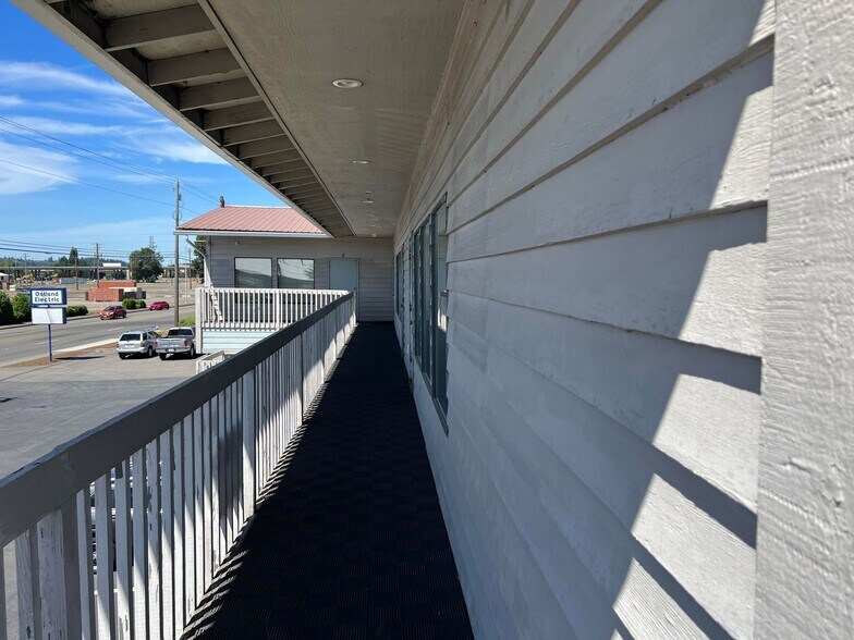 More Photos Of 1020 A St SE, Auburn Storefront Retail Office For Lease