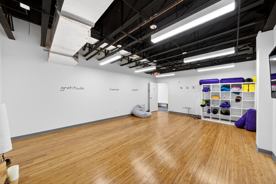 More Photos Of 7630 Biscayne Blvd, Miami Office For Lease