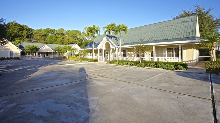 More Photos Of 3765-3771 Airport Pulling Rd N, Naples Office For Lease