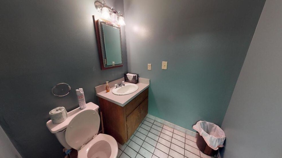 More Photos Of 4320 5th Ave, Marianna Medical For Lease