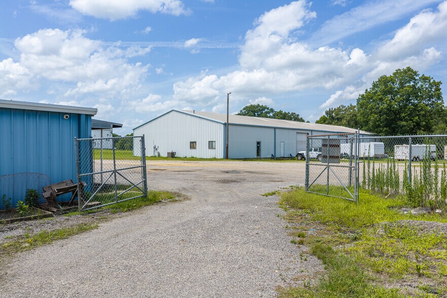 More Photos Of 479247 US Highway 64, Roland Flex For Sale