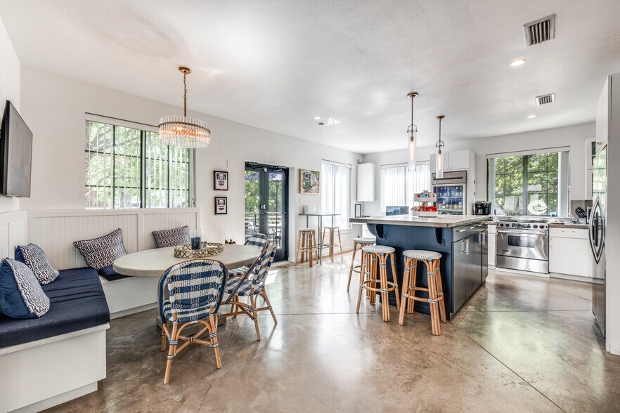 More Photos Of 3006 Cole Ave, Dallas Office For Sale