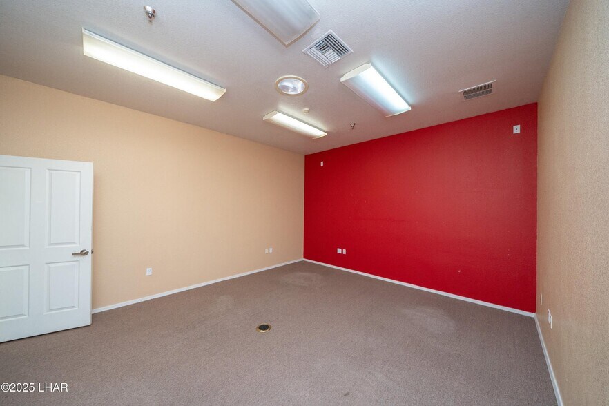 More Photos Of 1515 N Lake Havasu Ave, Lake Havasu City General Retail For Sale