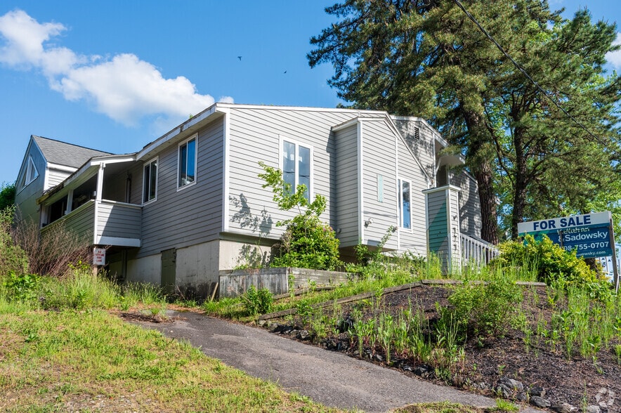 More Photos Of 171 W Boylston St, West Boylston Freestanding For Sale