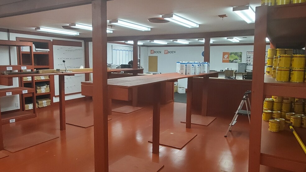 More Photos Of 30 Muller Ave, Norwalk Warehouse For Lease