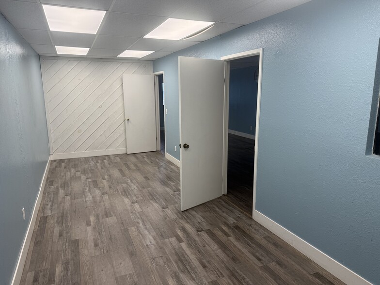 More Photos Of 2702-2714 Country Club Blvd, Stockton Unknown For Lease
