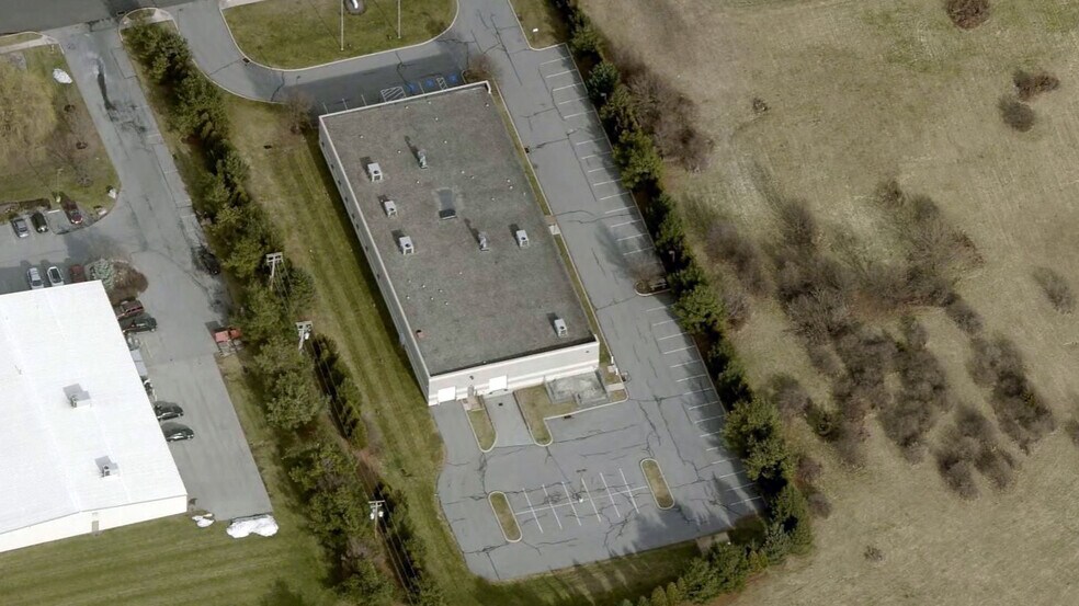 More Photos Of 7448 Industrial Park Way, Macungie Research And Development For Lease