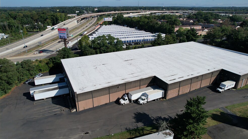 More Photos Of 102 Wharton Rd, Bristol Warehouse For Lease