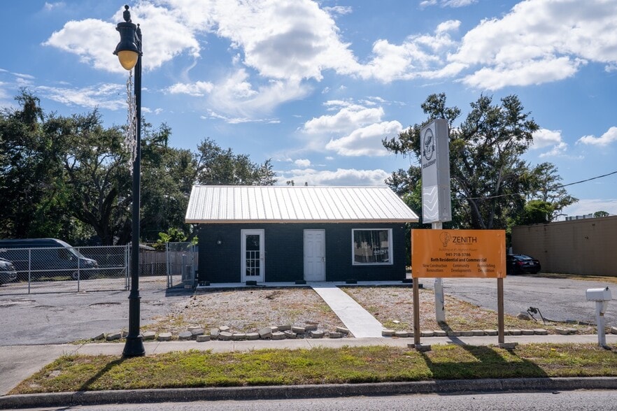 More Photos Of 108 9th Ave E, Bradenton Freestanding For Sale